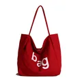 Sac fourre-tout tendance en toile rouge avec lettrage bag blanc et grande bandoulière - Rouge