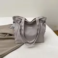 Borsa tote in tela grigio-viola con coulisse e dettaglio applicazione alla moda - Grigio