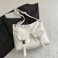 Sac fourre-tout blanc chic en cuir synthétique avec deux poches et bandoulière réglable - Blanc