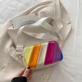 Sac bandoulière rayé arc-en-ciel effet métallisé avec large sangle blanche - Blanc