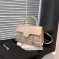 Elegante crème vierkante handtas met chocolade reliëfpatroon en schouderriem - Khaki