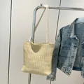 Beige Stroh-Einkaufstasche mit vertikaler Textur und Schultergurten für Damen - Khaki (Ohne Anhänger)