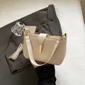 Borsa a tracolla beige crema con fibbia dorata e tracolla rimovibile in pelle - Bianco Sporco