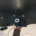 Sac à main élégant en cuir verni noir à motif crocodile avec boucle en strass et poignée plissée - Noir