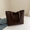 Grand sac cabas matelassé marron foncé avec motif de losanges pour le quotidien - Marron