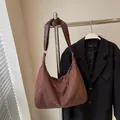 Grand sac cabas vintage marron foncé en daim mat avec coutures blanches contrastées - Marron
