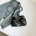 Sac bandoulière noir en tissu avec broderies colorées et bandoulière en corde - Noir