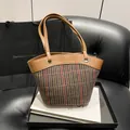 Borsa tote da donna in pelle marrone e tweed a quadri con anelli d'argento - Marrone