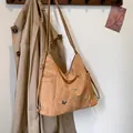 Sac à bandoulière kaki élégant avec papillons argentés et texture plissée chic - Sans Pendentif / Marron