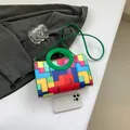 Bolso cuadrado con diseño de bloques coloridos y asas redondas verdes con correa de hombro - Verde