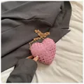 Herzförmige rosa Clutch-Tasche mit glitzernden Pailletten und goldener Kette - Rosa Strass-Stil / Rosa