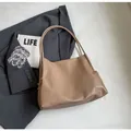 Bolso tote grande minimalista en color crema marrón de cuero PU suave para diario - Caqui