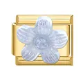 Modularer Charm für DIY Armbänder mit einer weißen Harzblüte auf goldener Stahlbasis - Blaue Blume Irisierender Glitzer Stil / 1cm x 0,9cm
