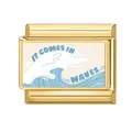 Maillon de charme italien avec illustration de vagues et texte sur finition dorée - Style Lettrage Vagues (M293098)