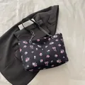 Zwarte tote tas met bloemenprint, roze strik en zilveren ketting voor de lente - Zonder Hanger / Zwart