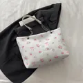 Bloemenprint bucket-tas met zilveren ketting en wit bloemenpatroon op geweven stof - Zonder Hanger / Wit
