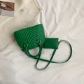 Leuchtend grüne gesteppte Muschelhandtasche mit Mini-Beutel und schickem Schultergurt - Grün