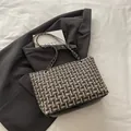 Zwart-witte tweed shopper met leren bodem en elegant geweven patroon voor dames - Zwart