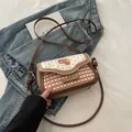 Elegante borsa rosa a forma di mela con motivo vintage a scacchi e tracolla sottile - Senza Ciondolo / Marrone Nebbia Chiara