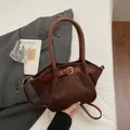 Borsa a mano retrò in finta pelle scamosciata marrone scuro con dettagli in cuoio - Marrone