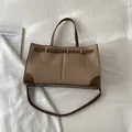 Borsa tote marrone intrecciata con finiture in pelle e manici per il pendolarismo - Senza Ciondolo / Marrone