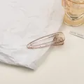 Detail von bernsteinfarbener transparenter Haarspange mit rutschfesten Zähnen Design - Groß / Graubraun