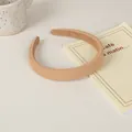 Detailed view of beige sponge headband featuring non-slip brown liner and knit texture - 7# 2cm Sponge Style / Off White