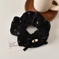 Elastico per capelli in velluto a coste nero con cuori argento e fiocco - Grande / Nero - Elastico