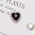 Macro di strass di cristallo a cuore viola con base in metallo argento e fori per cucire - Base Argento Viola Scuro