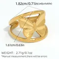 Verstellbarer goldener Bogenring aus Titanstahl mit poliertem Finish und Schmetterling - Gold