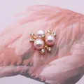 Rosa Perlenblumenbrosche mit Goldbasis und Strasssteinen für DIY Haarschmuck - 5# Rosa