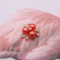 Eleganter Goldblumen-Accessoire mit drei roten Perlen und funkelnden weißen Straßsteinen - 10# Orangerot