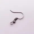 Détail de crochets d'oreilles gris anthracite avec ressort et perle pour bijoux DIY - Métal canon
