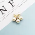 Fünfblättriges Perlen-Blumen-Zubehör mit Strasssteinen und goldener Basis für Brautschmuck - Fünfblättrige Perlenblume Stil / Gold