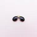 Kleiner schwarzer Emaille-Sonnenbrillen-Anhänger mit Goldsteg und Diamant-Inlay für DIY - Mittelgroße Schwarze Brille