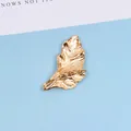 Dettaglio pendente a foglia in lega dorata con venature e anello di collegamento - Stile a Foglia Singola (AF-037#)