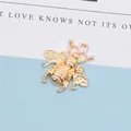 Goldener Bienenanhänger aus Legierung mit hohlen Flügeln für DIY-Schmuckherstellung - Gold