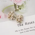 Goldenes Strass-Schleifen-Accessoire mit weißen Blumen für DIY-Schmuck und Haarspangen - Weiß