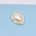 Tropfenanhänger mit Cremeperle und Strasssteinen für DIY Brauthaarschmuck und Basteln - Gebrochenes Weiß