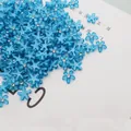 Piccoli fiori in resina azzurra a cinque petali con strass per decorazioni fai-da-te - Azzurro