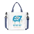 Bolso tote de lona blanco con asas azules, estampado 67 y correa azul ajustable - Estilo de Número de Dibujos Animados Antropomórficos (04)