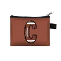 Mini portamonete marrone stile baseball con lettera C testurizzata e chiusura lampo - Stile Lettera C