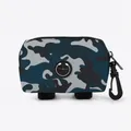 Dispenser di sacchetti per cani mimetico blu con uscita in gomma e gancio a scatto - Mimetico Blu Grigio Nero (06)