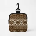 Draagbaar hondensnacktasje met bruine geometrische print en handige ophanghaak - Bruin Beige Etnische Print / Vierkant