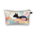 Neceser de poliéster con ilustración de gato en acuarela y estampado floral - Gato Negro en Almohada con Flores Artísticas (2)