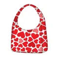 Weiße Hobo-Tasche mit roten und rosa Plüsch-Herzmustern und geräumigem Schultergurt - Weiß Rot Rosa Herz (06)