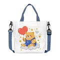 Borsa a tracolla in tela bianca con stampa orso e manici in tessuto blu - Stile Orso in Salopette NB Seduto su Nuvola (20)