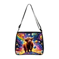 Sac bandoulière vache des Highlands avec motif étoilé psychédélique et sangle réglable - Style 11 (Ciel Étoilé Psychédélique Et Planètes Vache Des Highlands)