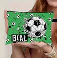 Detail van voetbal opbergtas met Goal-print en stevige rits met handig handvat - Groen Doel (02)