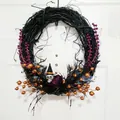 Halloween-Kranz mit lila Beeren, weißem Totenkopf mit Hexenhut und schwarzen Zweigen für Türen - Hexenhut Totenkopf Lila Beeren Stil (WSJ011) / 40CM